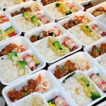 Các phần cơm trưa văn phòng SaLai đóng hộp sẵn cho nhân viên công ty